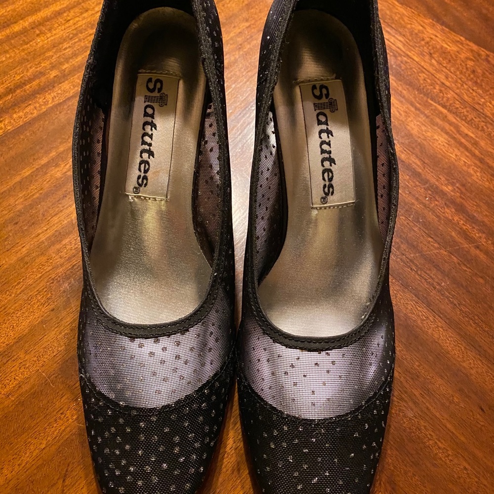 Statues Black Fabric/Net Shoes Sz 6.5M VGUC😊😊